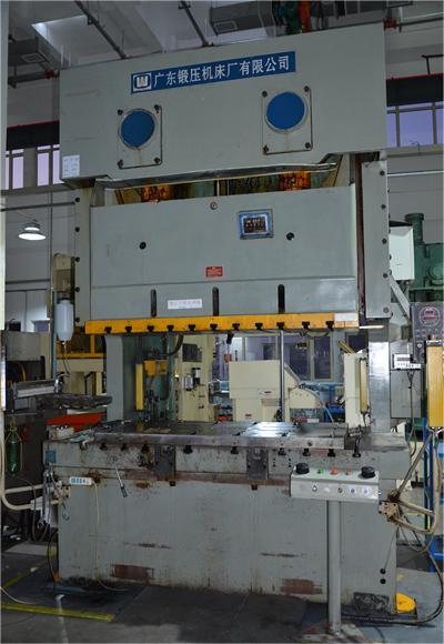2、200T雙點順送沖壓機2.JPG