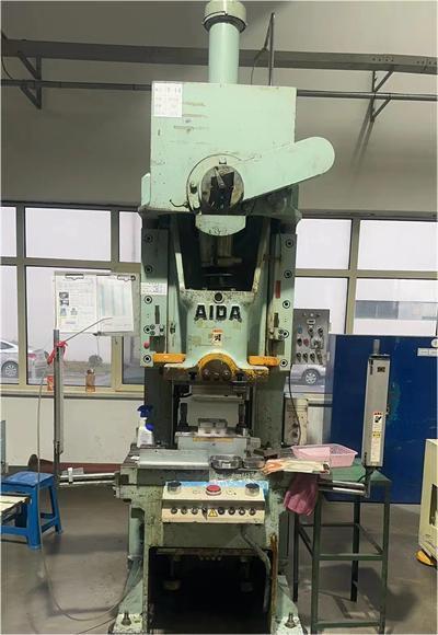 9、75T單發(fā)沖壓機.jpg